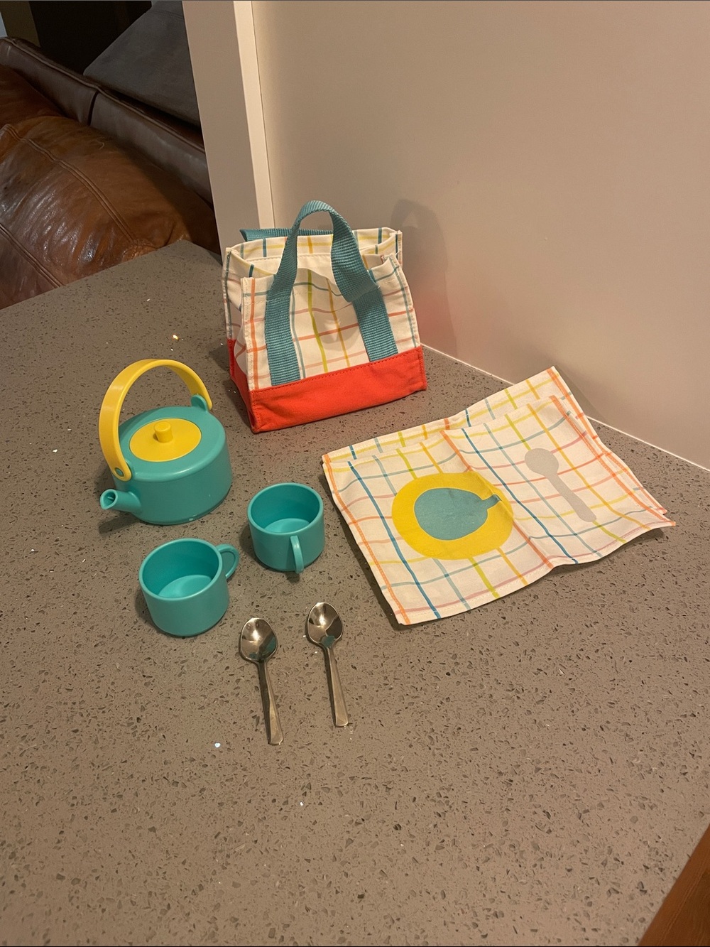 Lovevery Pinkies Up Picnic Set
